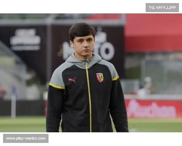 乌兹别克斯坦总统令:足球成为中小学必修课 乌兹别克斯坦总统令:足球成为中小学必修课